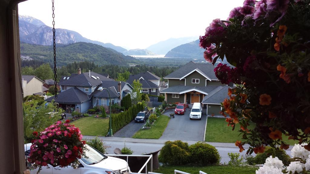 Squamish Highlands Bed & Breakfast Esterno foto